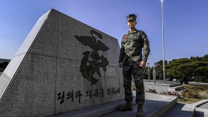 Meski Dibolehkan, Minho SHINee Tolak Selesaikan Wamil Lebih Cepat