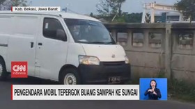 VIDEO: Pengendara Mobil Tepergok Buang Sampah ke Sungai