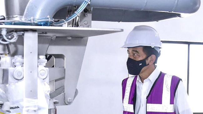 Konflik Desa Wadas, Jokowi Diminta Hentikan PSN Bermasalah Presiden Jokowi diminta mengevaluasi atau menghentikan proyek-proyek strategis nasional yang bermasalah dan merugikan warga seperti terjadi di Desa Wadas.