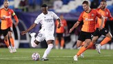 FOTO: Derita Real Madrid Dipecundangi Shakhtar Donetsk Real Madrid secara mengejutkan takluk 2-3 dari Shakhtar Donetsk pada laga pertama Grup B Liga Champions di Stadion Alfredo di Stefano, Selasa (21/10).
