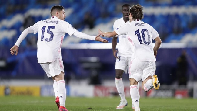 Real Madrid disebut memiliki utang 1.000 euro atau setara dengan Rp17,3 triliun jelang El Clasico melawan Barcelona di Stadion Camp Nou, Sabtu (24/10).