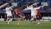 FOTO: Derita Real Madrid Dipecundangi Shakhtar Donetsk Real Madrid secara mengejutkan takluk 2-3 dari Shakhtar Donetsk pada laga pertama Grup B Liga Champions di Stadion Alfredo di Stefano, Selasa (21/10).