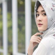 Rekomendasi Bahan Hijab Segi Empat dan Pashmina yang Wajib Kamu Punya!