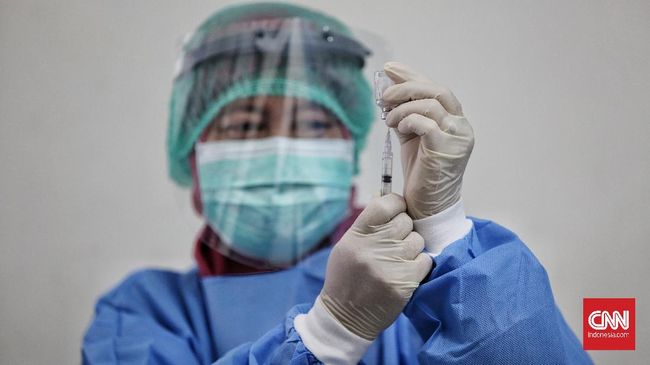 Komnas KIPI mendorong masyarakat untuk segera melapor jika merasa ada gejala dan reaksi tak biasa usai divaksin.