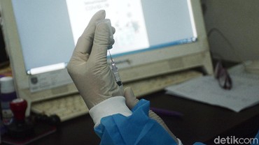 Vaksinolog: SDM & Infrastruktur Indonesia Siap untuk Vaksinasi Corona