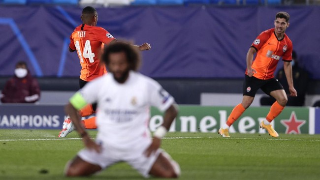 Real Madrid tertinggal 0-3 dari Shakhtar Donetsk di babak pertama dalam pertandingan Liga Champions Grup B, Kamis (22/10) dini hari WIB.