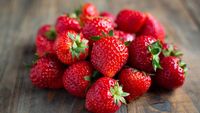 5 Manfaat Strawberry Untuk Perawatan Kecantikan Dari Rambut Hingga Bibir