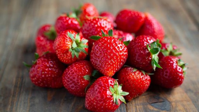 5 Manfaat Strawberry Untuk Perawatan Kecantikan dari Rambut Hingga Bibir
