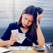 Stres Menghadapi Permasalahan Keuangan? Yuk Ikuti Cara Mengatasinya!