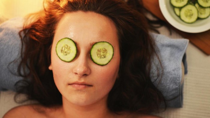 4 Kandungan Skincare untuk Atasi Kantung Mata