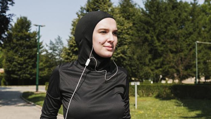 5 Pilihan Outfit Olahraga Wanita Berhijab Agar Tetap Nyaman dan Modis