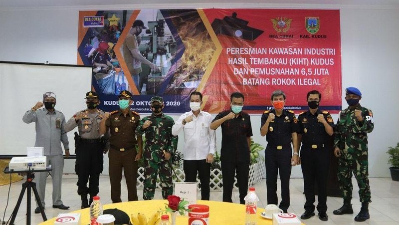 Dalam rangka mendorong geliat industri hasil tembakau, Bea Cukai bersama dengan Pemerintah Kabupaten Kudus