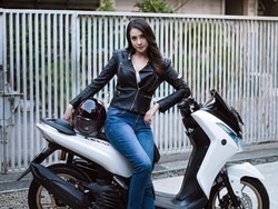 Anya Geraldine Pamer SIM, Netizen Soroti Namanya Beda