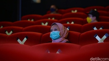 Selain Jaga Jarak, Nonton Film di Bioskop Tak Boleh Bawa Makanan