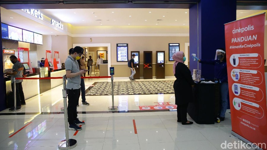 Akhirnya, bioskop di Jakarta kembali diperbolehkan untuk buka. Hal ini sesuai dengan keputusan Pemprov DKI Jakarta untuk kembali melonggarkan PSBB.
