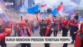 VIDEO: Buruh Memohon Jokowi Terbitkan Perppu