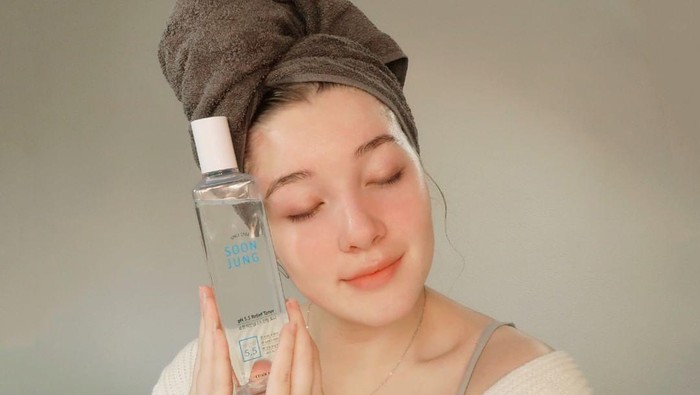 Rekomendasi Toner Wajah yang Aman untuk Fungal Acne