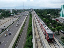 Kereta LRT Jabodebek Sering Keluar Kandang, Warga Nggak Sabar Mau Jajal