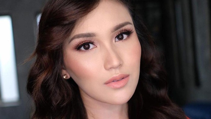 Selain Lesti Kejora, Ayu Ting Ting Juga Tanam Benang, Lihat Hasilnya!