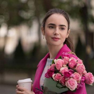 img-title Terlihat Cantik! Ikuti Ide Kostum Halloween dari Serial Netflix Emily In Paris