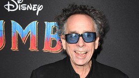Tim Burton Beberkan Peluang 'Putus' dengan Disney Usai Dumbo