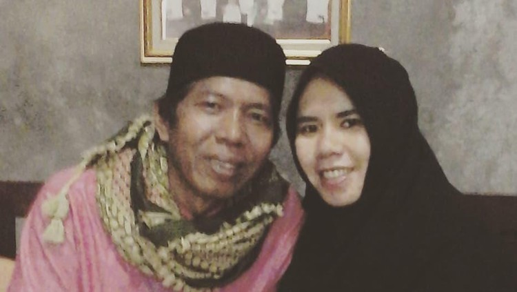 Rumah tangga Kiwil dan Rohimah yang awalnya hangat dan mesra sempat renggang saat Kiwil memutuskan berpoligami dengan istri keduanya, Meggy Wulandari. (Foto: Instagram @rohimah_alli)