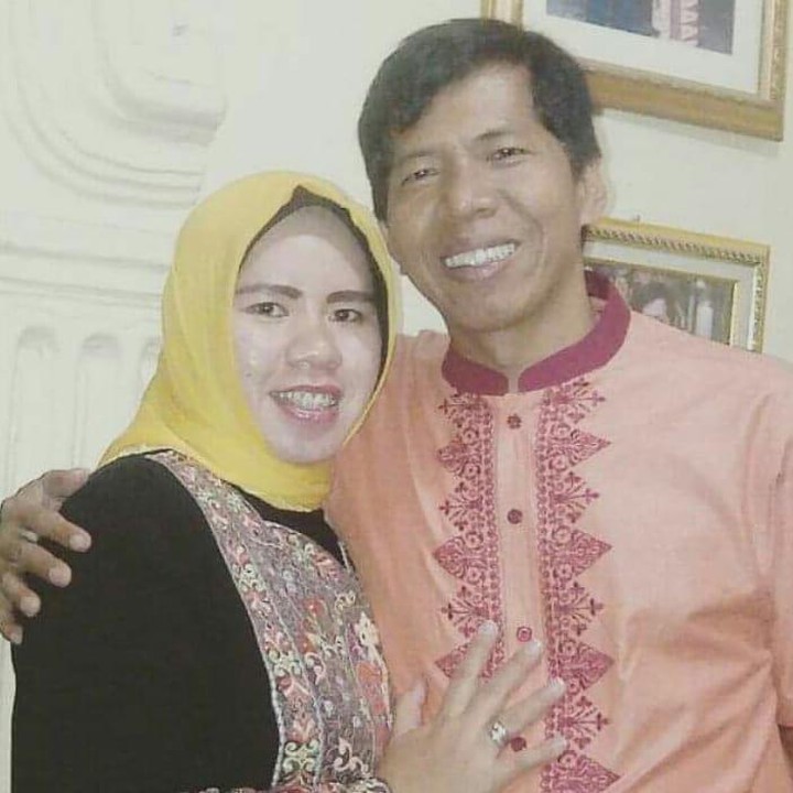 <p>Kiwil menikah dengan istri pertamanya, Rohimah, pada 28 Februari 1998. (Foto: Instagram @rohimah_alli)</p>