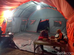 Rumah Rusak Gegara Puting Beliung, Warga Bekasi Tak Mengungsi Meski Hujan