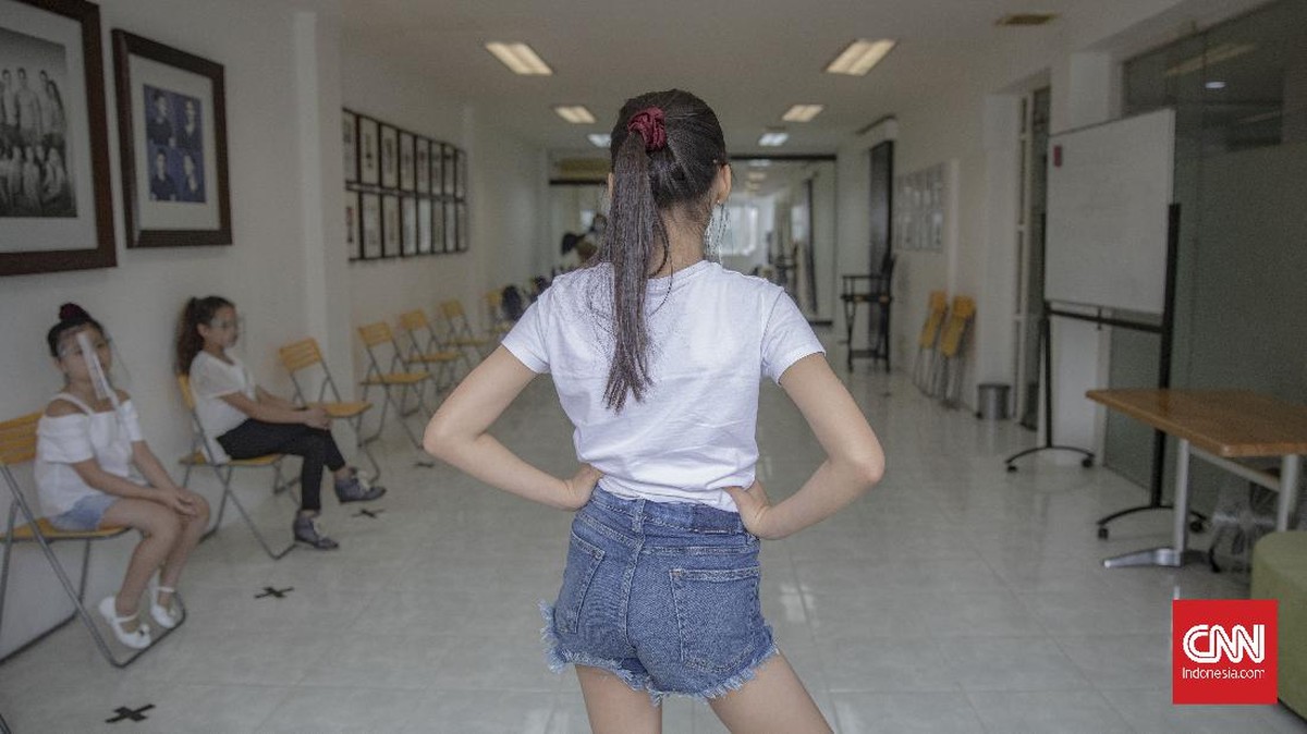 FOTO: Lenggak-lenggok di Sekolah Model Anak kala Pandemi