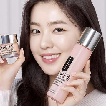img-title Toko Kosmetik Singkirkan Foto Irene Red Velvet Sebagai Model CLINIQUE