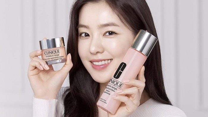 Toko Kosmetik Singkirkan Foto Irene Red Velvet Sebagai Model CLINIQUE Toko Kosmetik Singkirkan Foto Irene Red Velvet Sebagai Model CLINIQUE