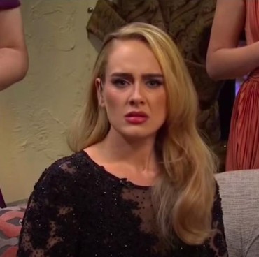 Tampil di 'SNL', Adele Ngelawak Soal Berat Badan