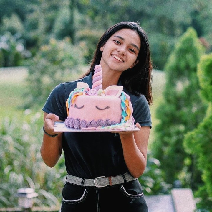 <p>Tak kalah dari Bunda Shahnaz Haque, Char juga memiliki pesona serta paras yang cantik. (Foto: Instagram @charlotteramadhan)</p>