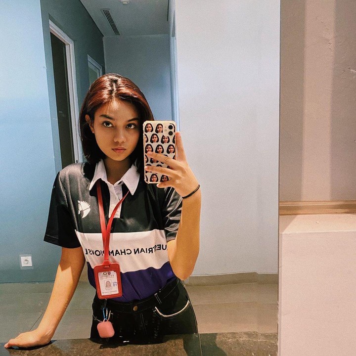 <p>Charlotte Fatima Haque Ramadhan, atau akrab dipanggil Char, merupakan anak kedua dari tiga bersaudara perempuan. Ia lahir pada 1 Februari 2003. (Foto: Instagram @charlotteramadhan)</p>