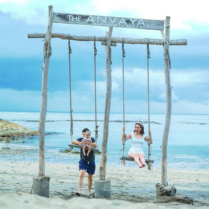<p>Selama di Bali, bintang film <em>Eiffel I'm In Love</em> ini sering membagikan aktivitasnya di Instagram pribadinya. (Foto: Instagram @shandyaulia)</p>