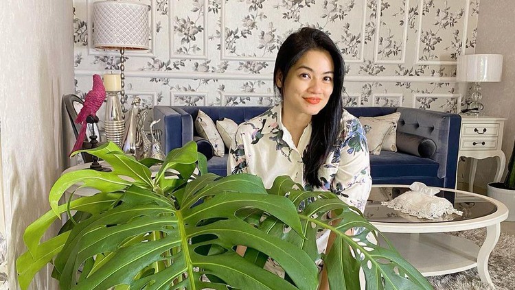 Titi Kamal yang hobi koleksi tanaman hias