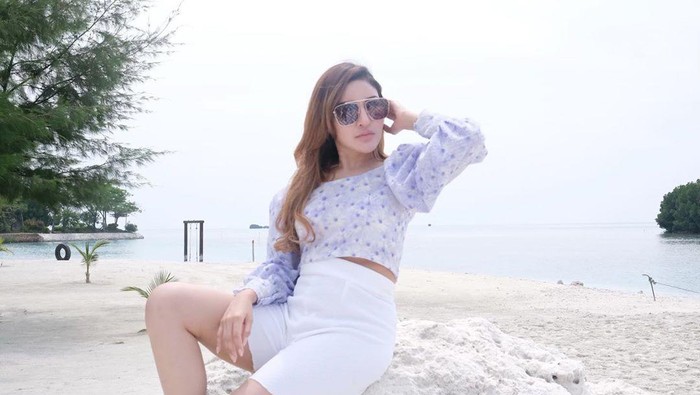 10 Potret Shandy Purnamasari Pengusaha Cantik Pemilik MS Glow 10 Potret Shandy Purnamasari Pengusaha Cantik Pemilik MS Glow