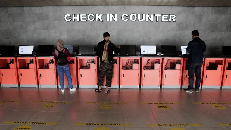 3M Pelaksanaan protokol kesehatan di Stasiun Pasar Senen