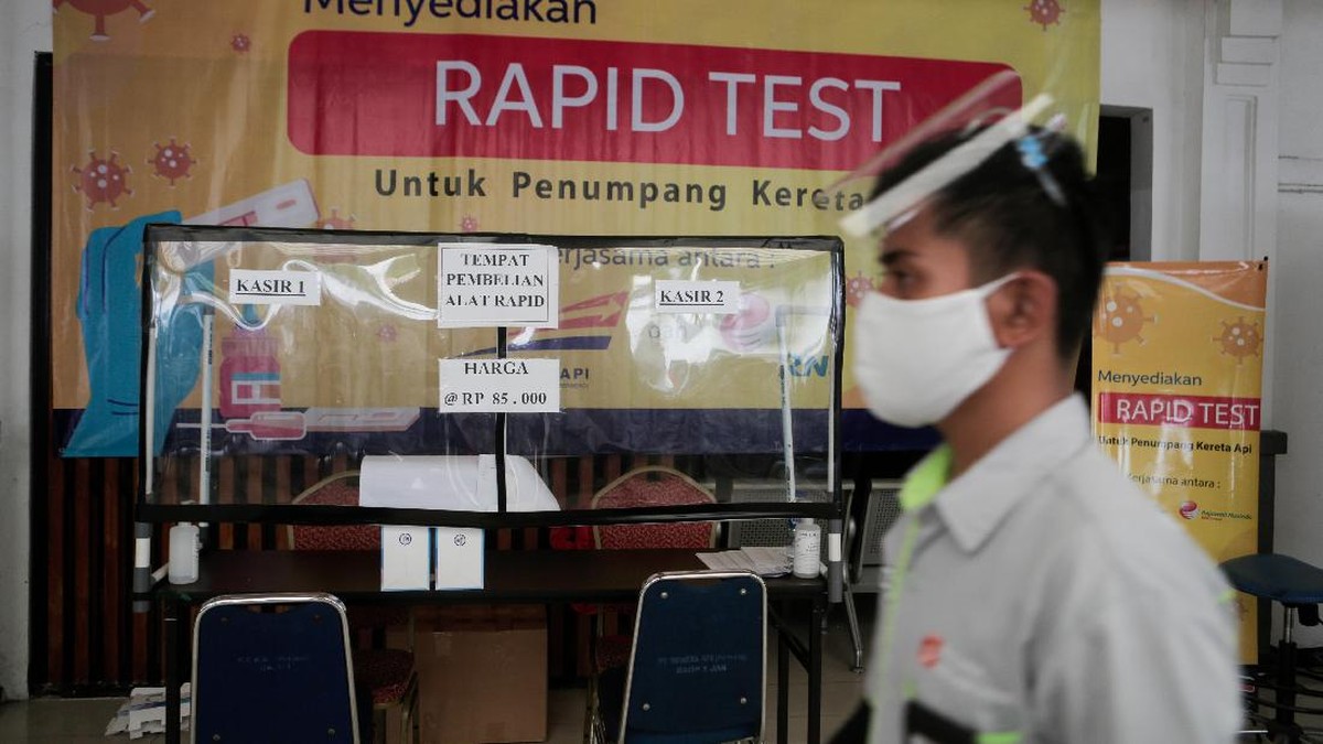 Pelaksanaan protokol kesehatan di Stasiun Pasar Senen