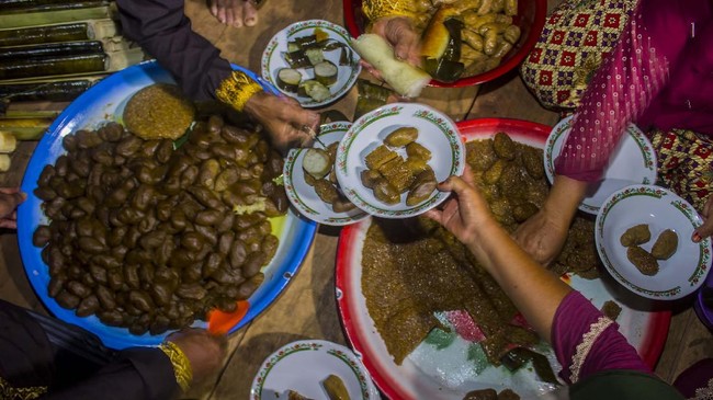 FOTO: Ritual Berterima Kasih Kepada Hutan di Meratus