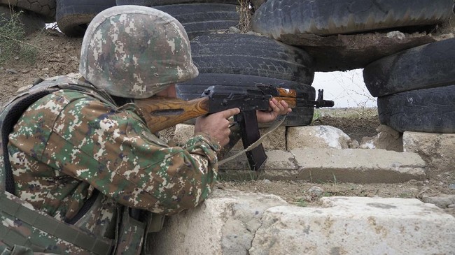 Pasukan Azerbaijan dan Armenia kembali terlibat baku tembak di Nagorno-Karabakh, wilayah perbatasan yang menjadi rebutan kedua negara, pada Minggu (5/3).