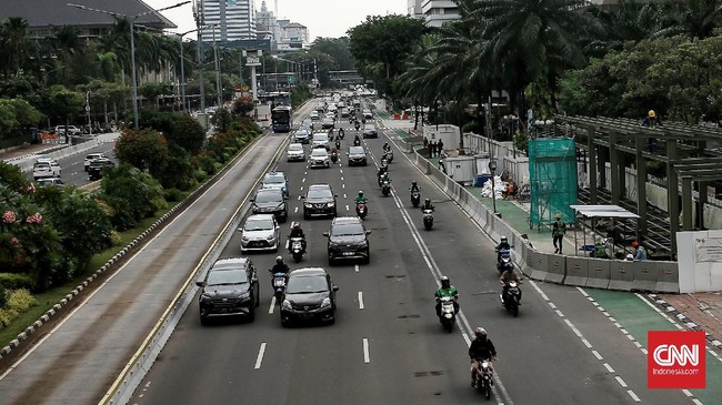 Mengatasi permasalahan banjir dan macet dianggap lebih mudah dilakukan jika sungai serta jalan protokol sepenuhnya dikelola Pemprov DKI.