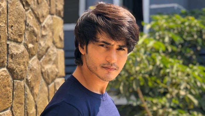 Ravi Bhatia