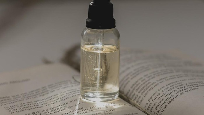 Tips Memilih Face Oil Sesuai Jenis Kulit dan Rekomendasinya Tips Memilih Face Oil Sesuai Jenis Kulit dan Rekomendasinya
