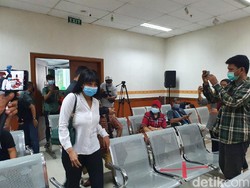 Belum Mau Bicara soal Sidang, Vanessa Angel Tunggu Vonis