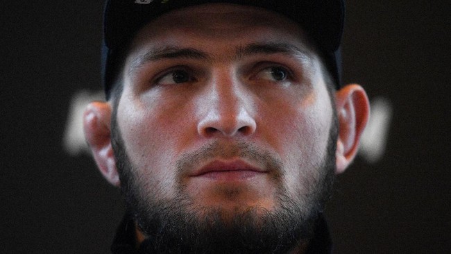 Maskapai penerbangan Frontier Airlines membantah tuduhan telah berlaku rasis kepada mantan petarung UFC Khabib Nurmagomedov.