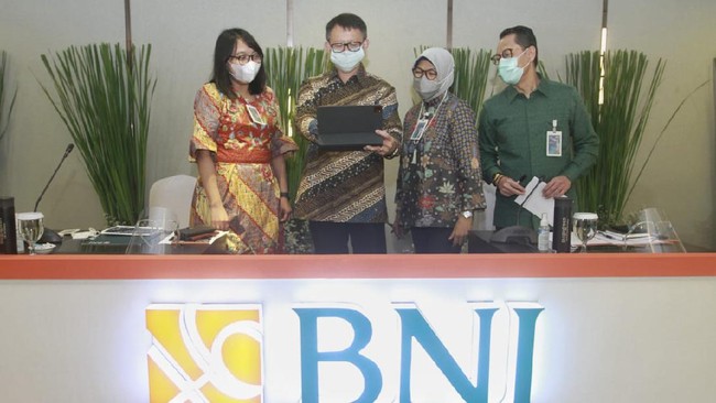Laba Bersih BNI 4,32 T pada Kuartal III 2020 Laba bersih BNI hanya berhasil mencapai Rp4,32 triliun pada kuartal III 2020 kemarin. Laba itu turun 63,9 persen secara year on year.