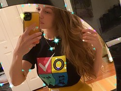 Penampilan Pertama Gigi Hadid Setelah Melahirkan Jadi Sorotan