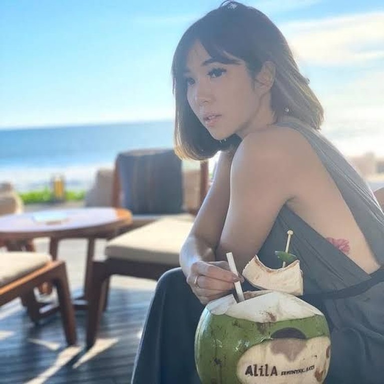 6 Artis Wanita Punya Tato Tersembunyi Yang Bikin Salah Fokus Foto 1 