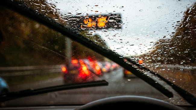 Segera cek wiper mobil Anda begitu tanda-tanda tersebut muncul.